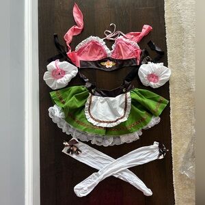 Sexy Biergarten German 6-Piece Halloween Costume NEVER WORN